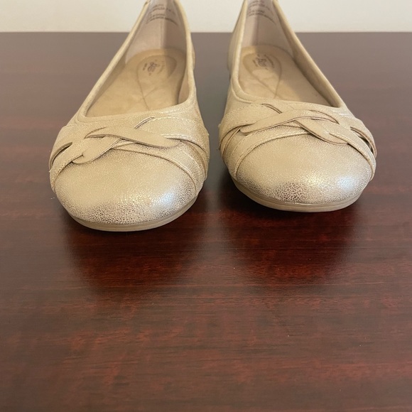 Women’s G.H. Bass Matilda Light Gold Metallic Braided Toe Ballerina Flat - Picture 4 of 7